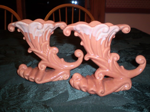 Haeger R-312 cornucopia candle holder [coral glaze]