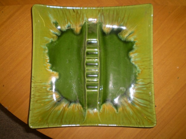 Haeger R-1311 ashtray [fern agate glaze]