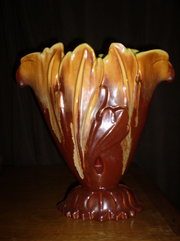 Haeger R-879 Acanthus Vase [woodland brown glaze]