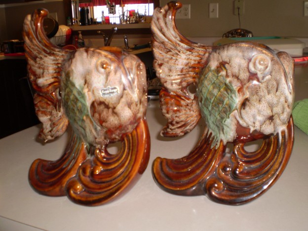 Haeger R-1240 Moon Fish Planter / Bookend [green briar glaze]