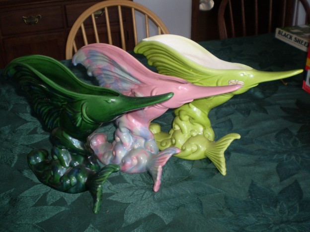 Haeger R-271 Swordfish vase [chartreuse / mauve agate / green agate glazes]
