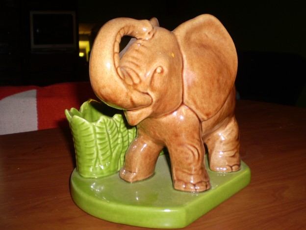 Haeger R-1227 elephant planter [chartreuse and brown glaze]