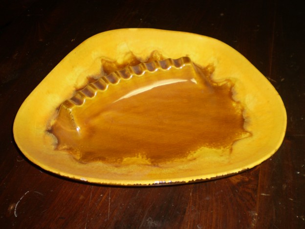 Haeger R-1755 Ashtray [marigold agate glaze]