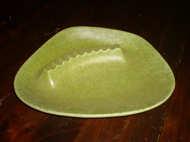 Haeger R-1755 Ashtray [artichoke glaze]