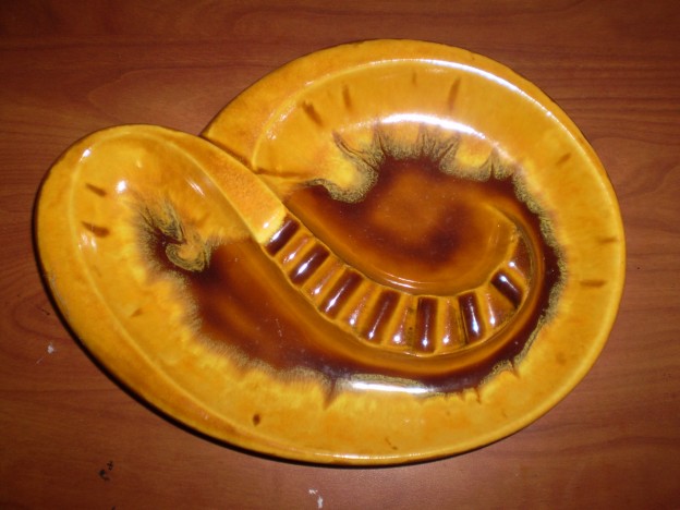 Haeger 153 Free Form Ashtray [marigold agate glaze]
