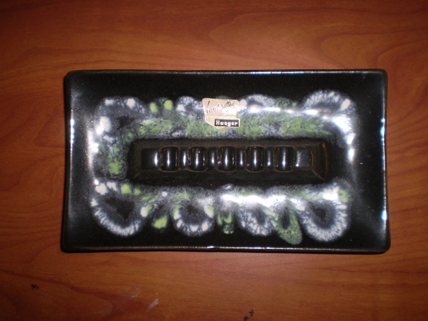 Haeger R-125 ashtray [ebony cascade glaze]