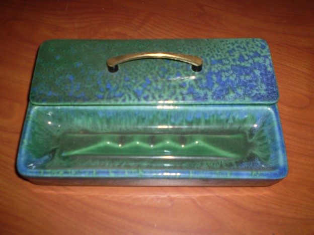 Haeger 702 cigarette box and ashtray [green agate glaze]