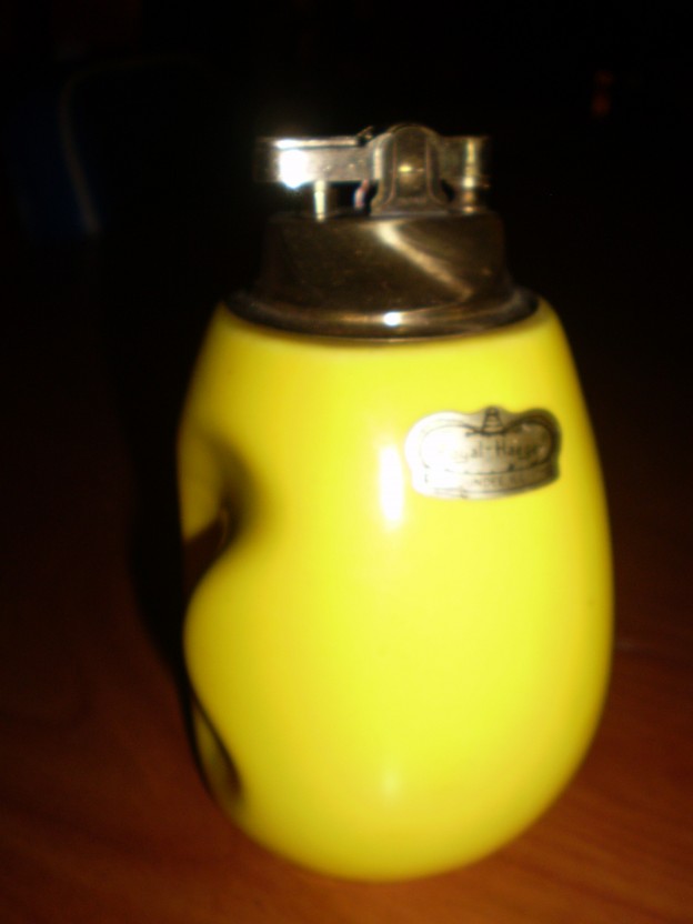 Haeger 890 table lighter [yellow glaze]