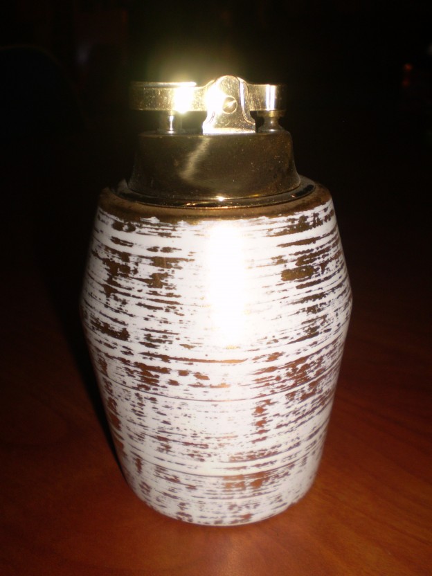 Haeger 839 table lighter [gold tweed glaze]