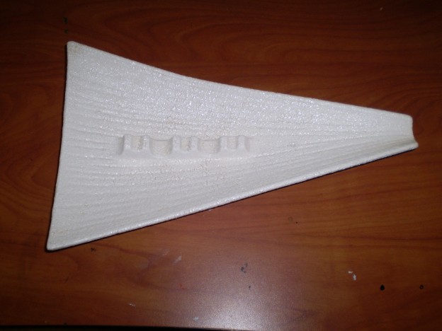 Haeger 128 triangular modern ashtray [white textured glaze]