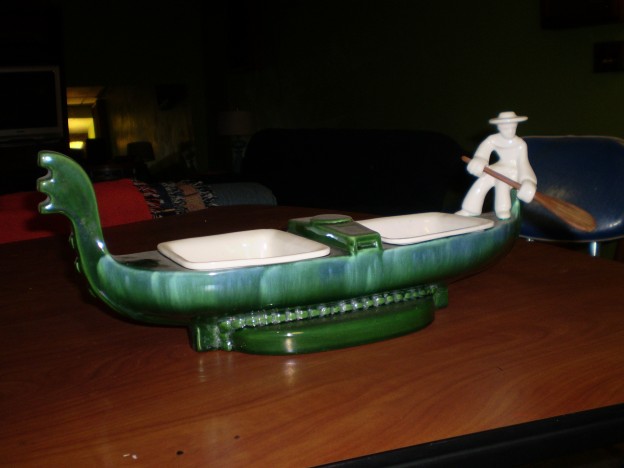 Haeger R-657 Gondola Planter [green agate glaze]