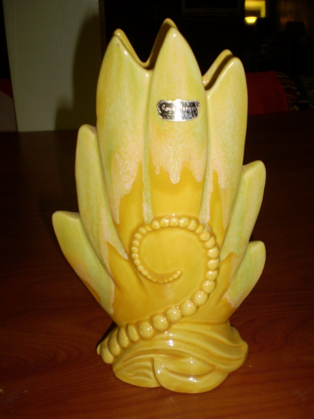 Haeger 832 vase [yellow drip glaze]